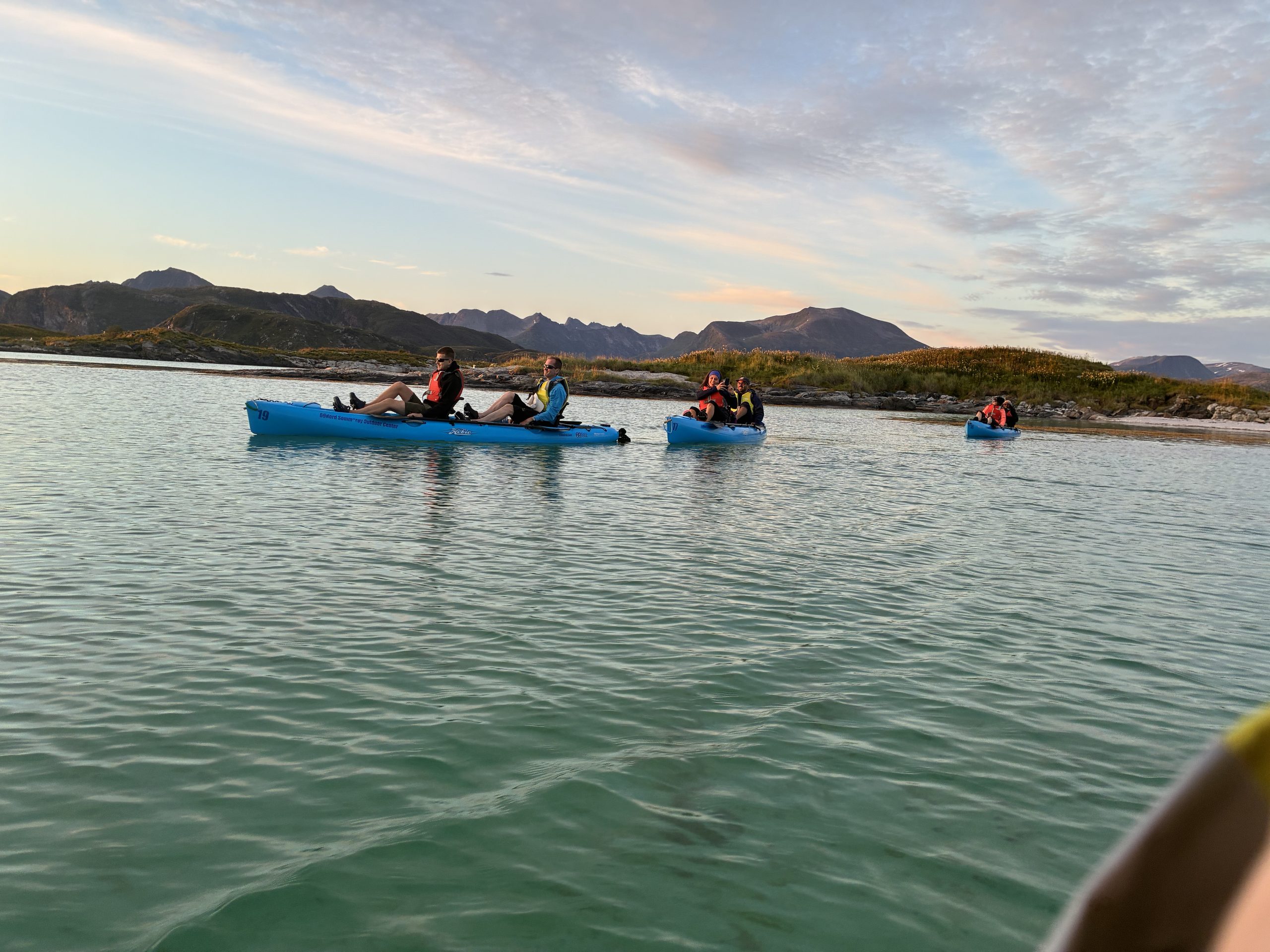 Soleil de minuit à Sommaroy en Hobie kayak – Image 11