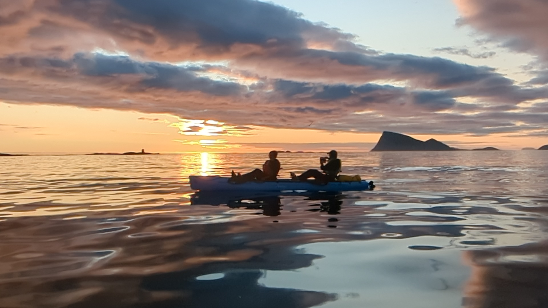 Soleil de minuit à Sommaroy en Hobie kayak – Image 5